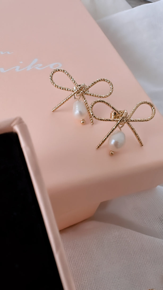 BOW EARRINGS