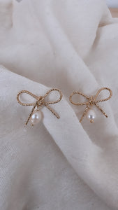 BOW EARRINGS