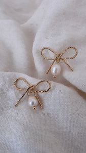 BOW EARRINGS