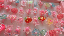 Load image into Gallery viewer, KIDS GLITTER 50PCS RING SET