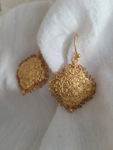 Load image into Gallery viewer, GALENA EARRINGS