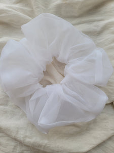 FLEUR OVERSIZED SCRUNCHIE